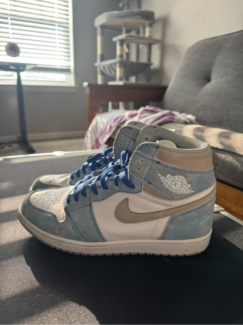 Jordan 1 Retro High - Hyper Royal Smoke Grey